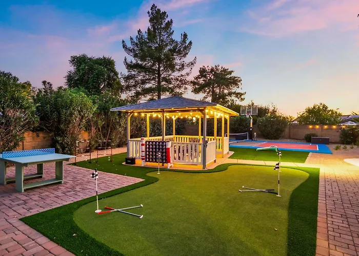 Outdoor Oasis Pool Sport Court Arcade Put Put Hébergement de vacances Phoenix