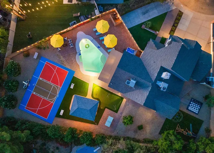 Hébergement de vacances Outdoor Oasis Pool Sport Court Arcade Put Put Phoenix