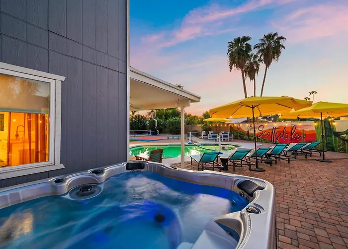 Outdoor Oasis Pool Sport Court Arcade Put Put Hébergement de vacances Phoenix